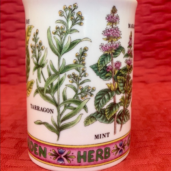 A set of two England Crown Trent bone china mugs - Picture 2 of 10